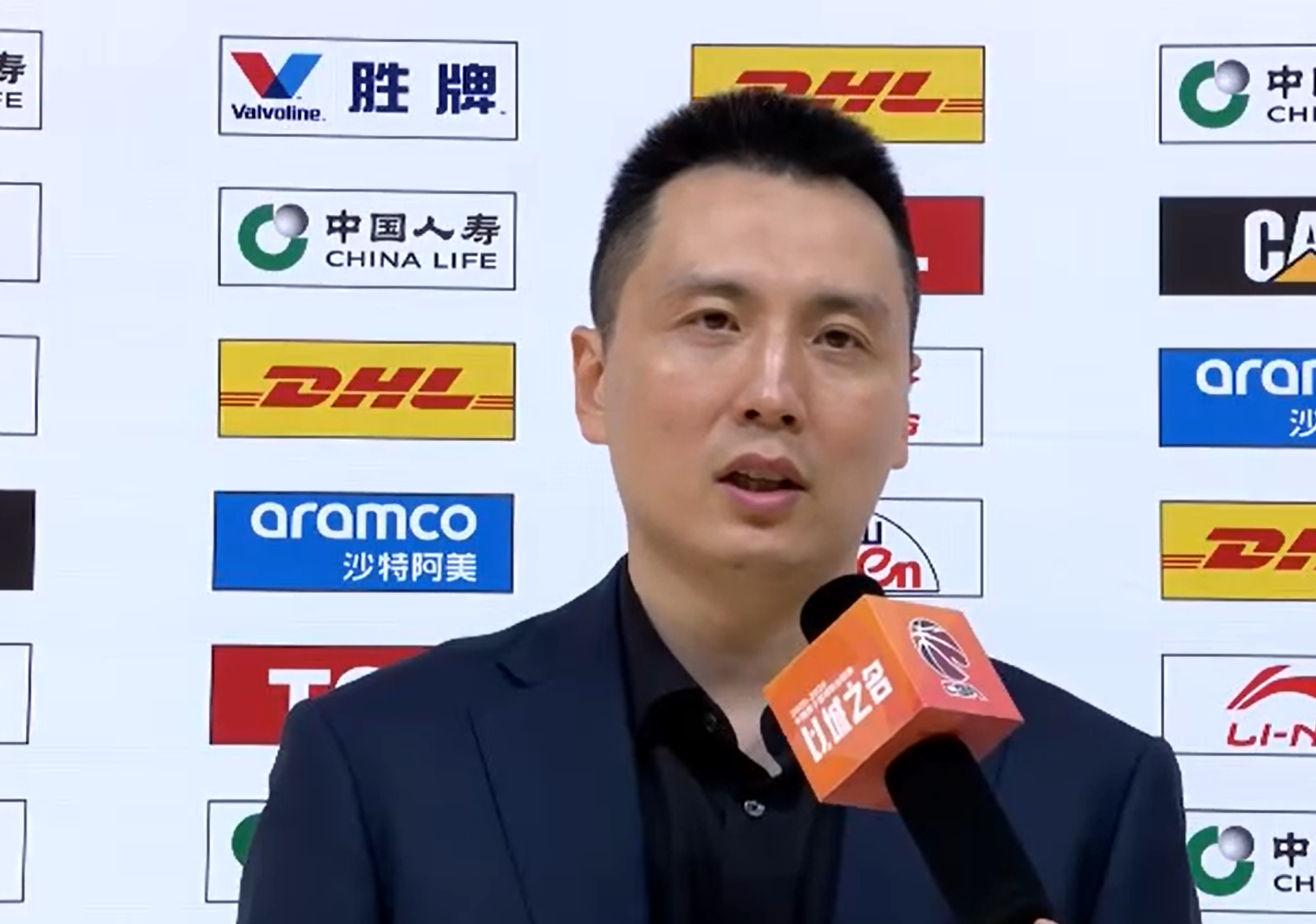 开云体育app安装-上海队更衣室，卢伟讲话内容曝光！球迷：杜锋怎么看？