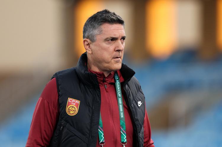 开云体育app安装-33次关键扑救！安东尼奥为李昊鸣不平：比日本门将更配得上金手套